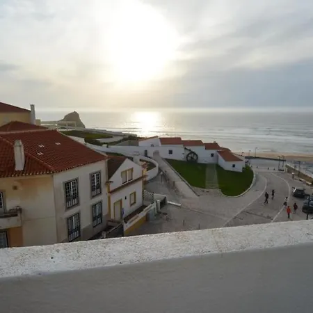 Lejlighed Yellow Submarine On The Seafront Silveira (Lisbon)