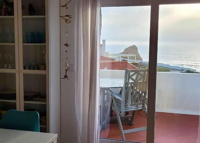 Apartament Yellow Submarine On The Seafront Silveira (Lisbon)