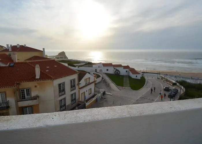 Apartament Yellow Submarine On The Seafront Silveira (Lisbon)