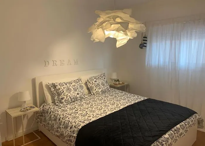 Yellow Submarine On The Seafront * Silveira (Lisbon)